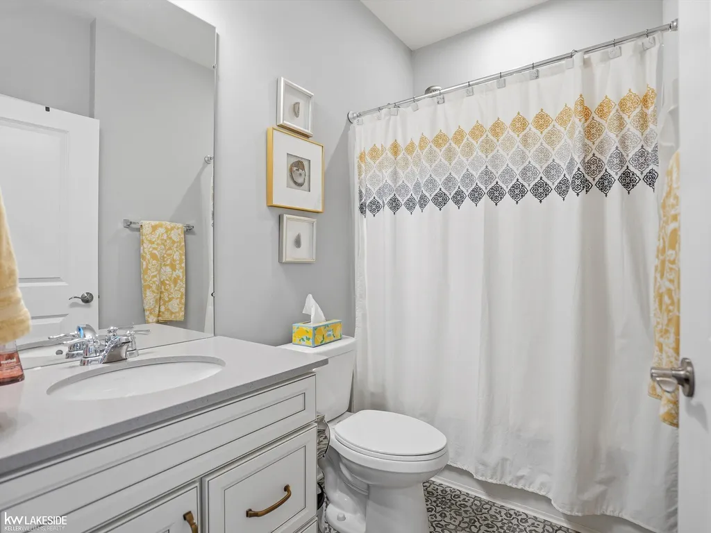 40617 Tulip Trace Clinton Charter Township MI 48036