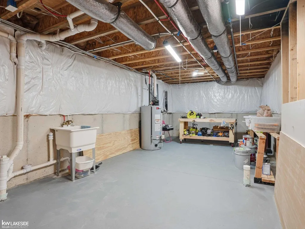 40617 Tulip Trace Clinton Charter Township MI 48036