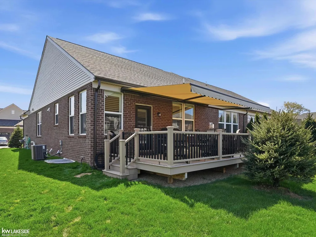 40617 Tulip Trace Clinton Charter Township MI 48036
