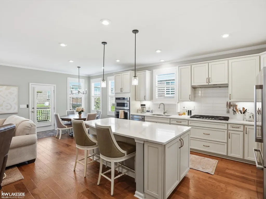 40617 Tulip Trace Clinton Charter Township MI 48036