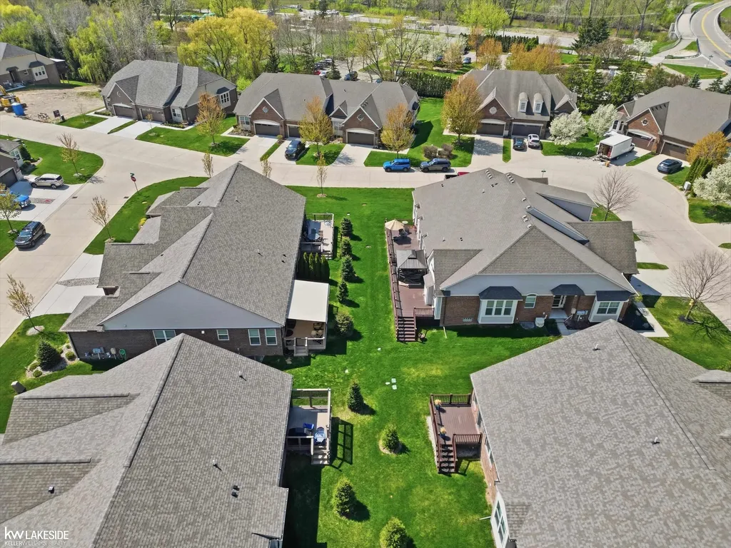 40617 Tulip Trace Clinton Charter Township MI 48036