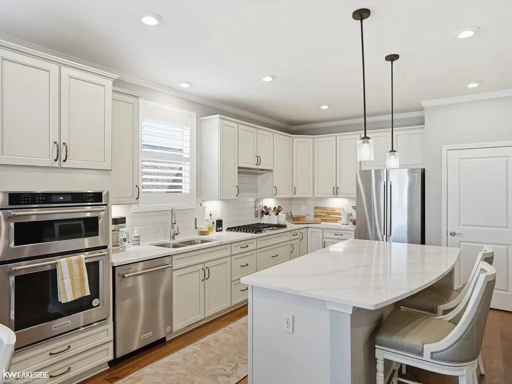 40617 Tulip Trace Clinton Charter Township MI 48036