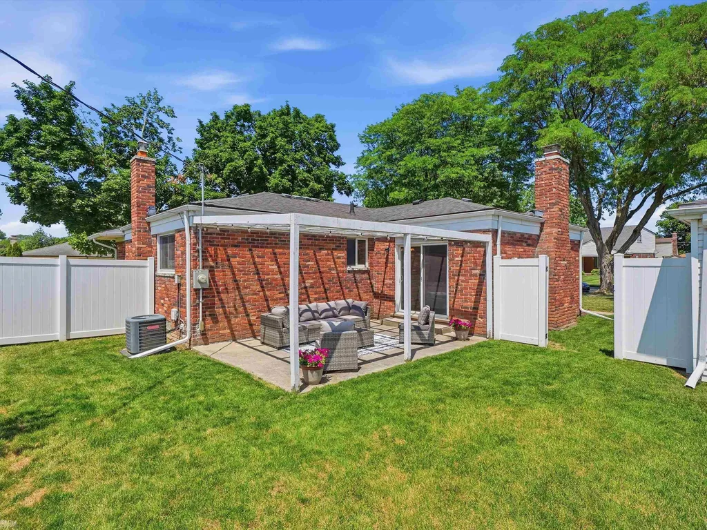 35806 Impala Drive Sterling Heights City MI 48312