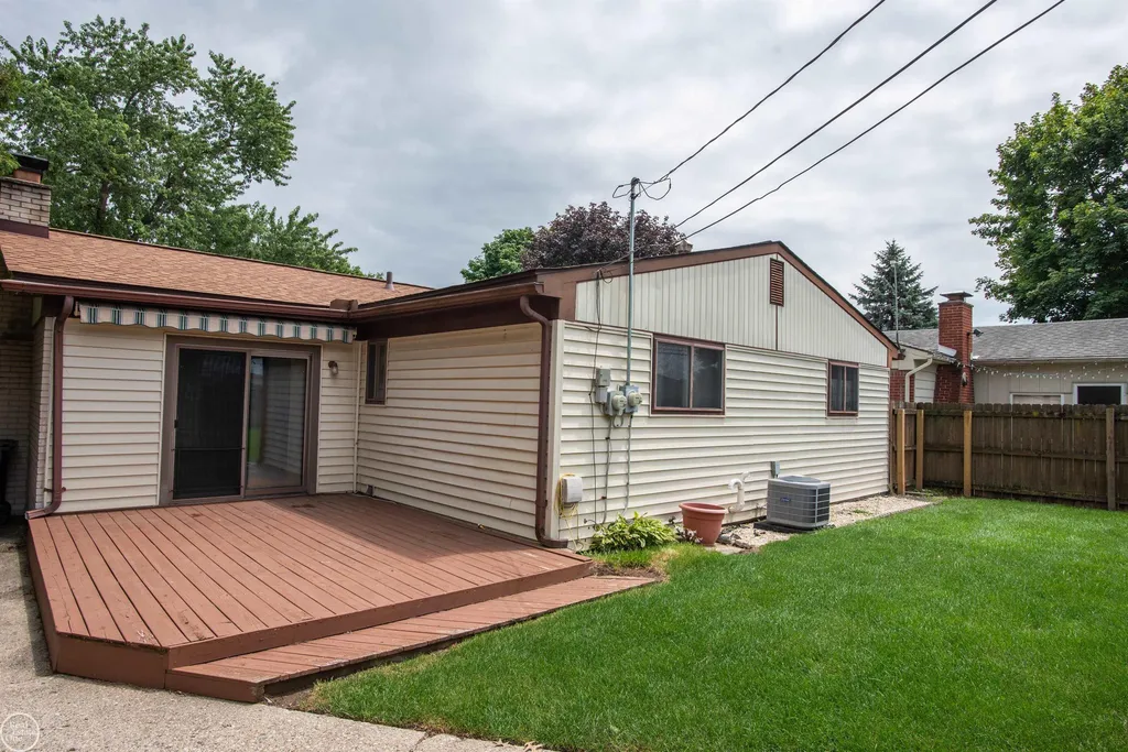 37733 Longacre Drive Sterling Heights City MI 48312