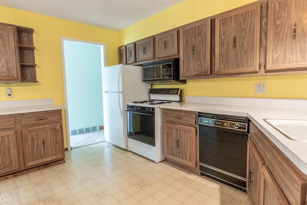 37733 Longacre Drive Sterling Heights City MI 48312
