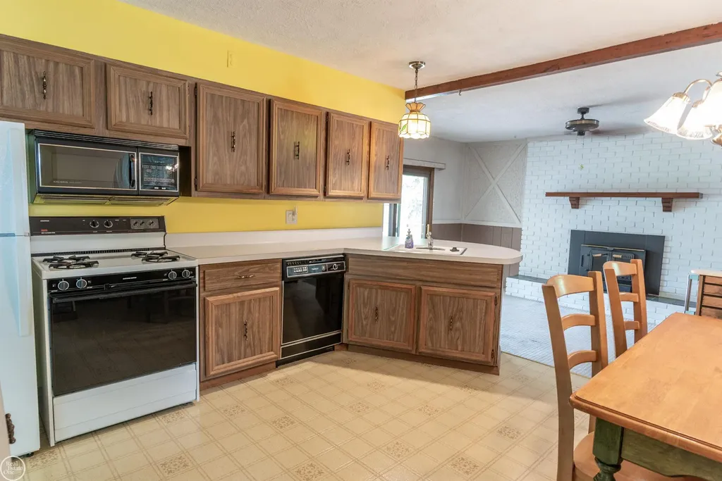 37733 Longacre Drive Sterling Heights City MI 48312