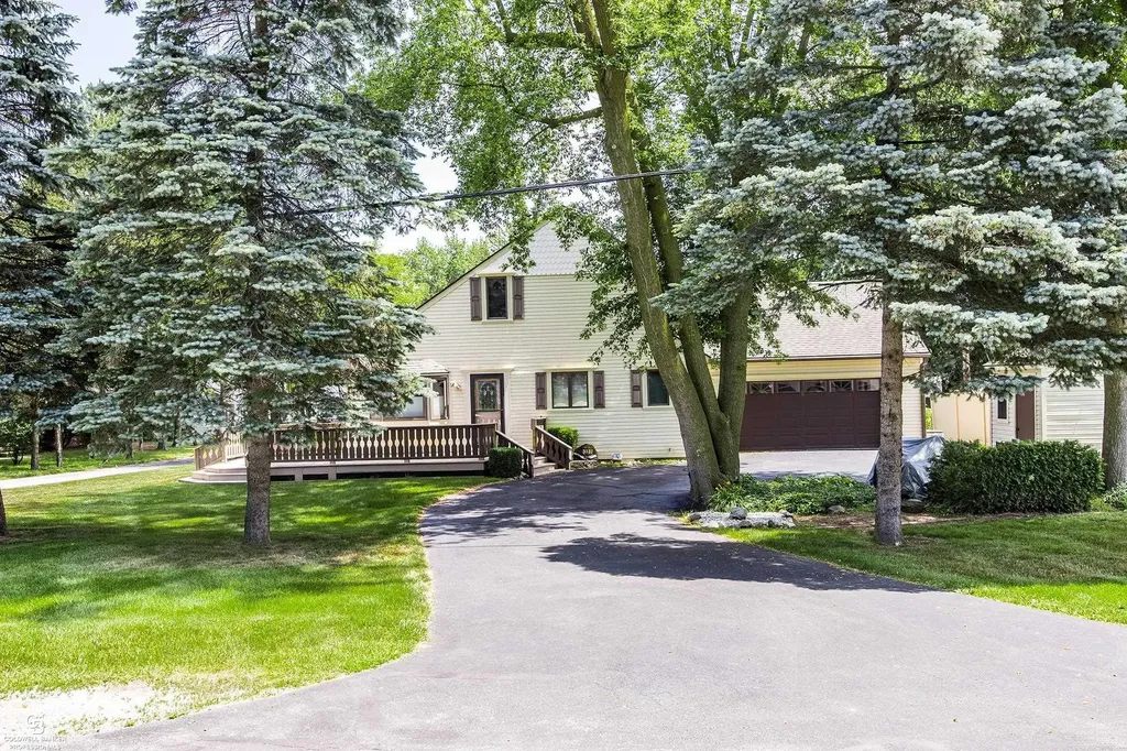 3737 Shorewood Road Burtchville Township MI 48059