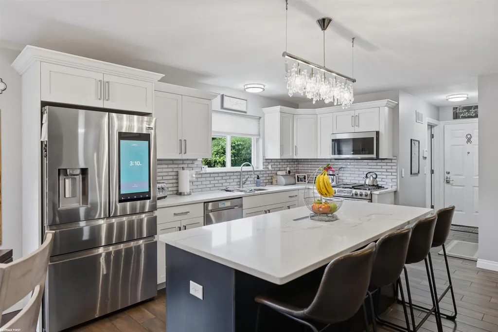 51341 Caroline Drive Chesterfield Township MI 48047