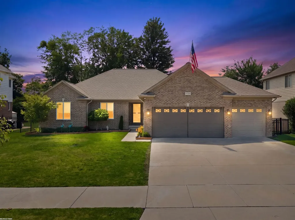 51341 Caroline Drive Chesterfield Township MI 48047