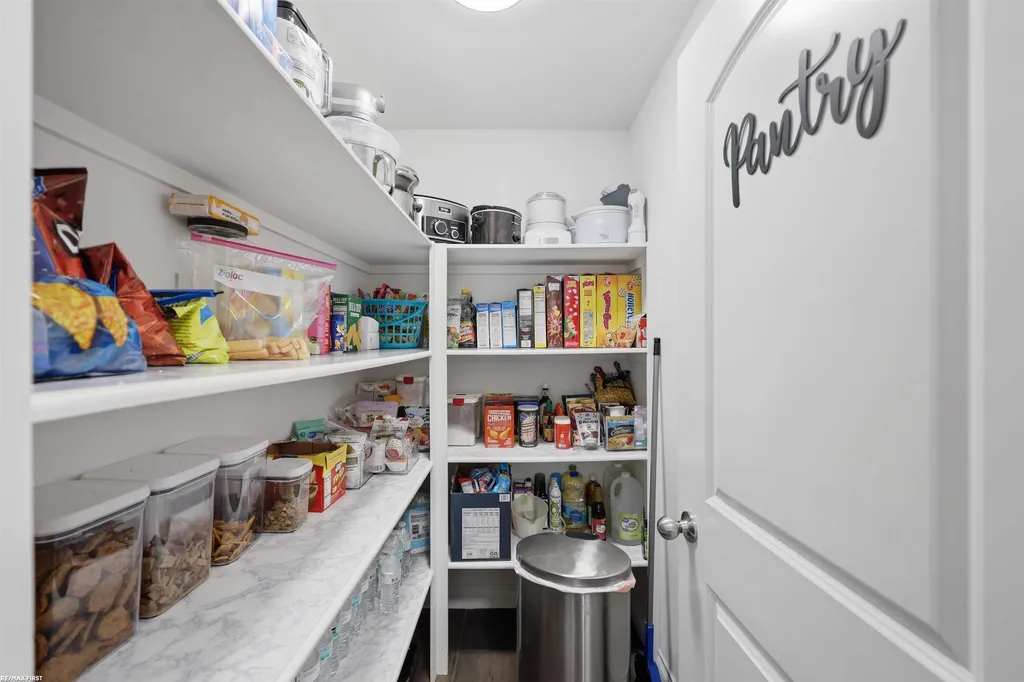 51341 Caroline Drive Chesterfield Township MI 48047