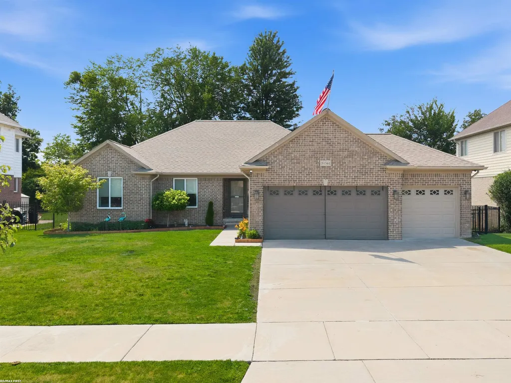 51341 Caroline Drive Chesterfield Township MI 48047