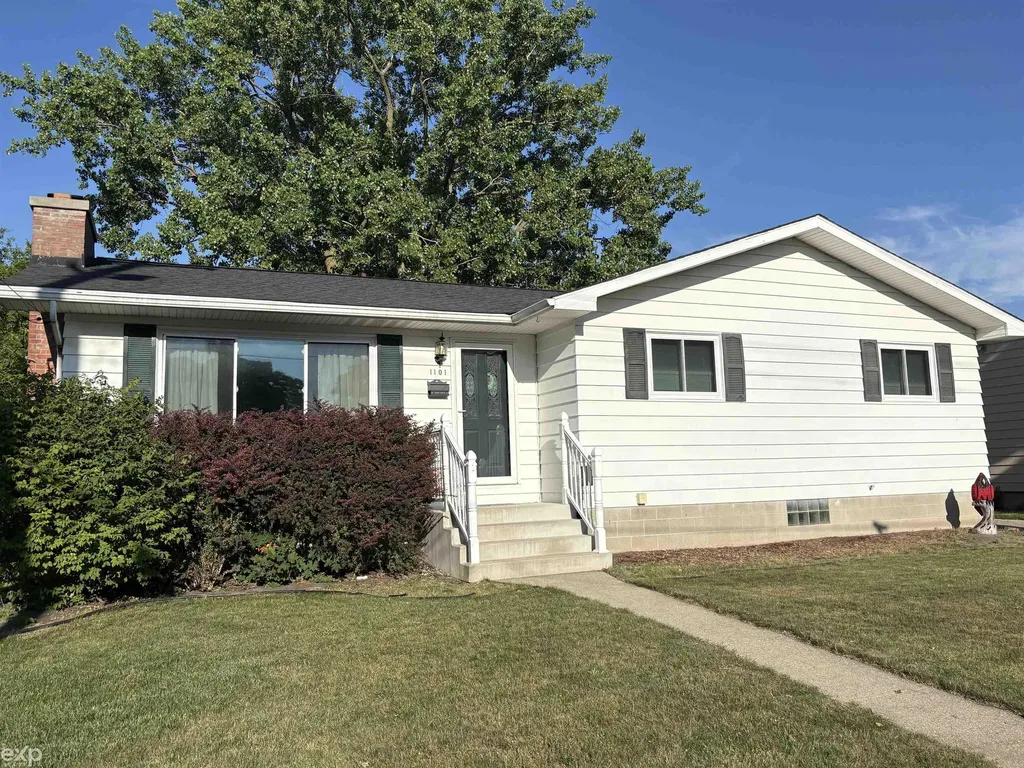 1101 Maple Street Essexville City MI 48732