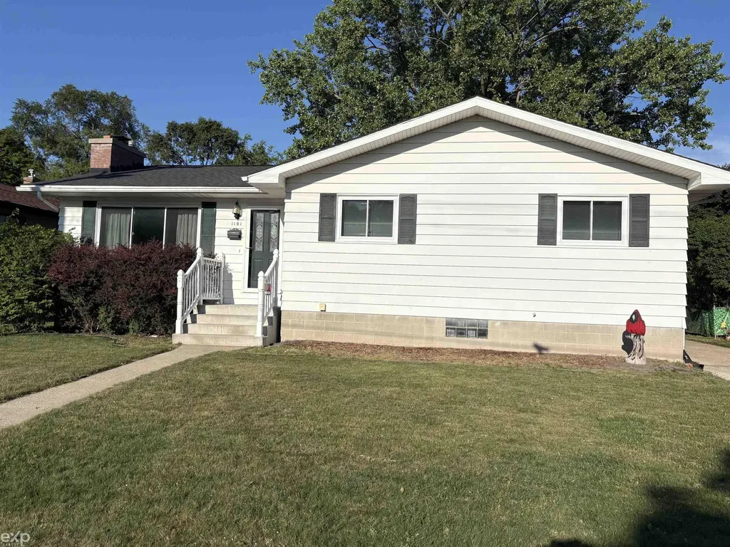 1101 Maple Street Essexville City MI 48732