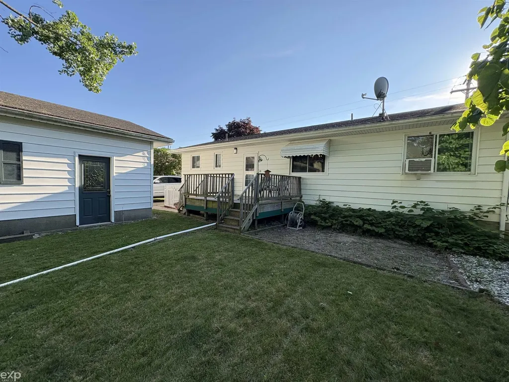 1101 Maple Street Essexville City MI 48732