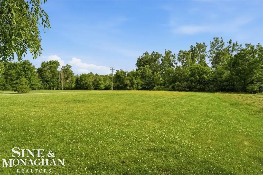 8113 Adair Road Casco Township MI 48064
