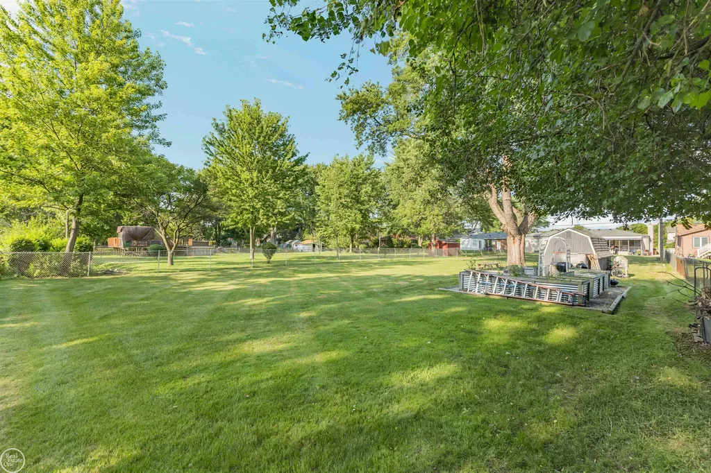 27927 Manhattan Street St. Clair Shores City MI 48081