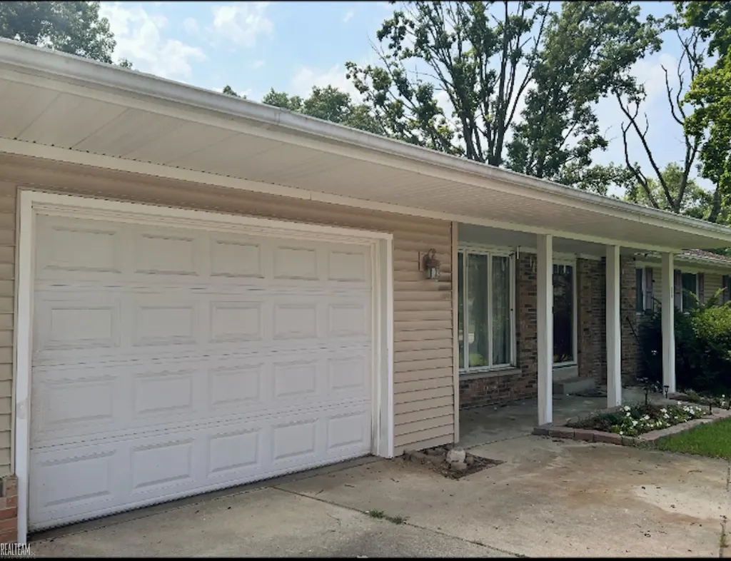 228 Indian Road Battle Creek City MI 49017