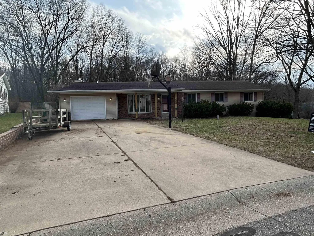 228 Indian Road Battle Creek City MI 49017