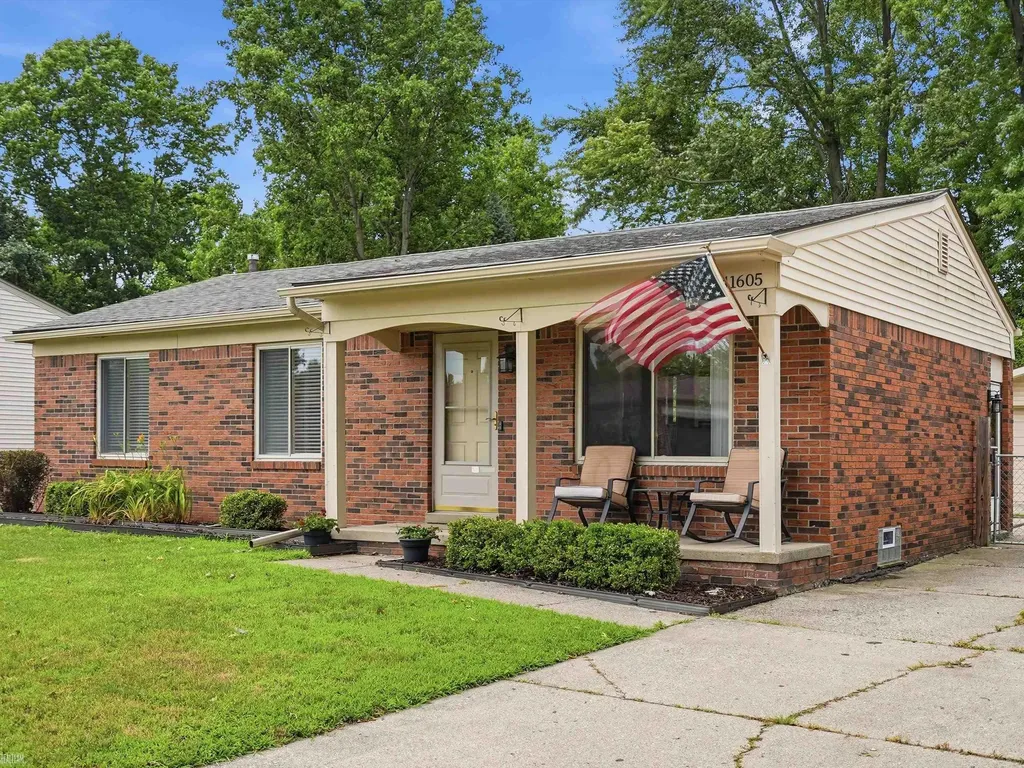 41605 Clayton Street Clinton Charter Township MI 48038