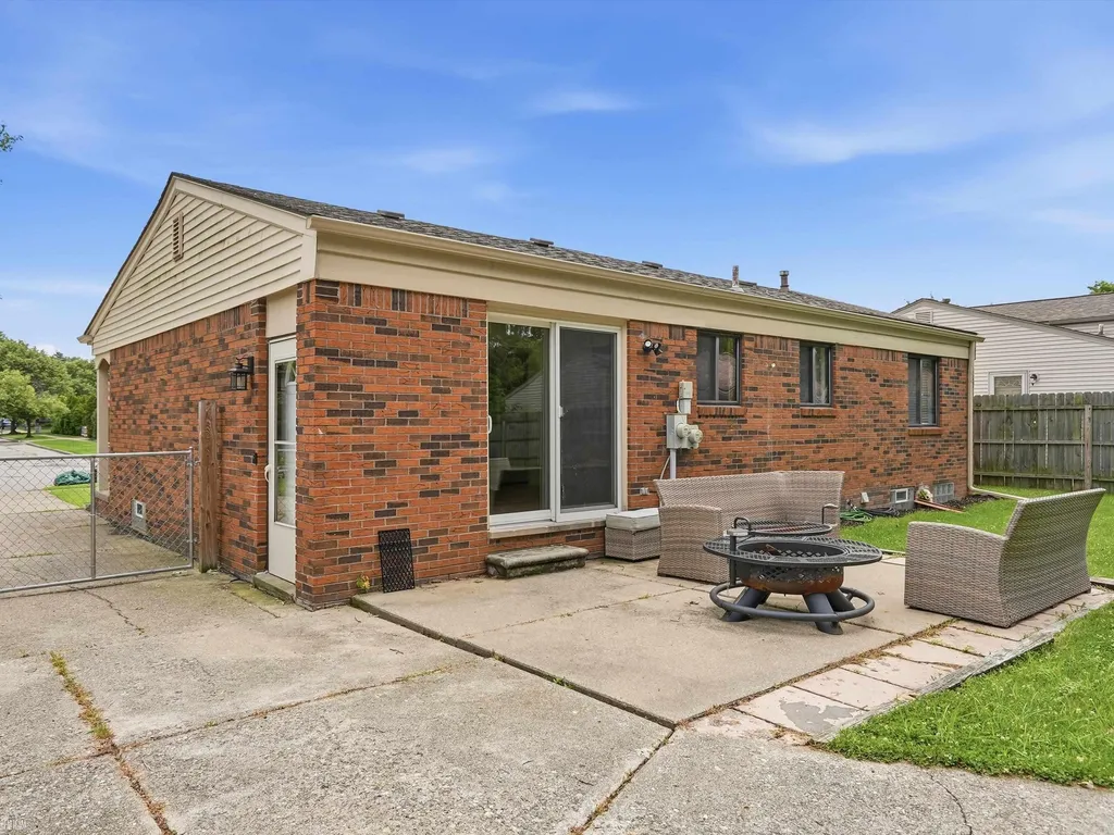 41605 Clayton Street Clinton Charter Township MI 48038