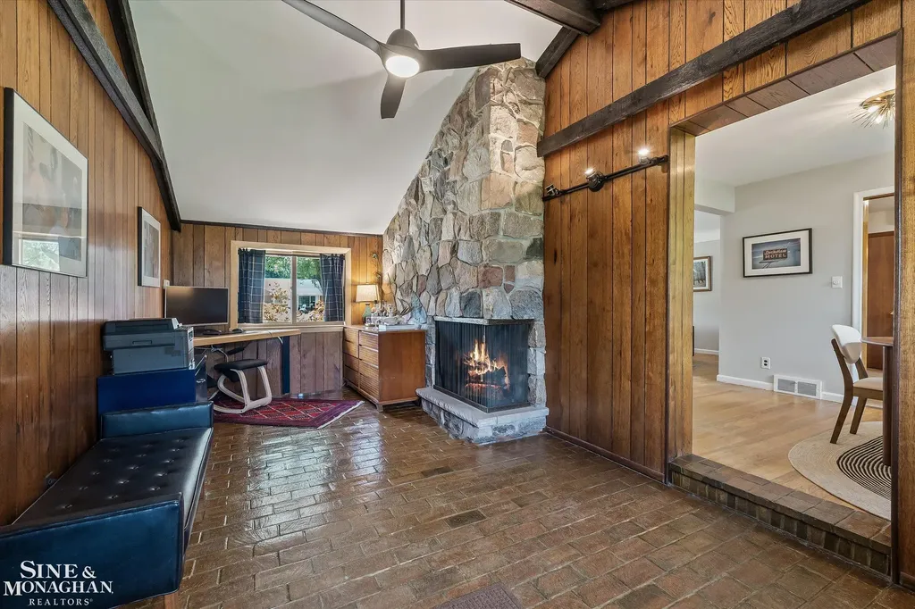 16146 Beverly Road Beverly Hills Village MI 48025