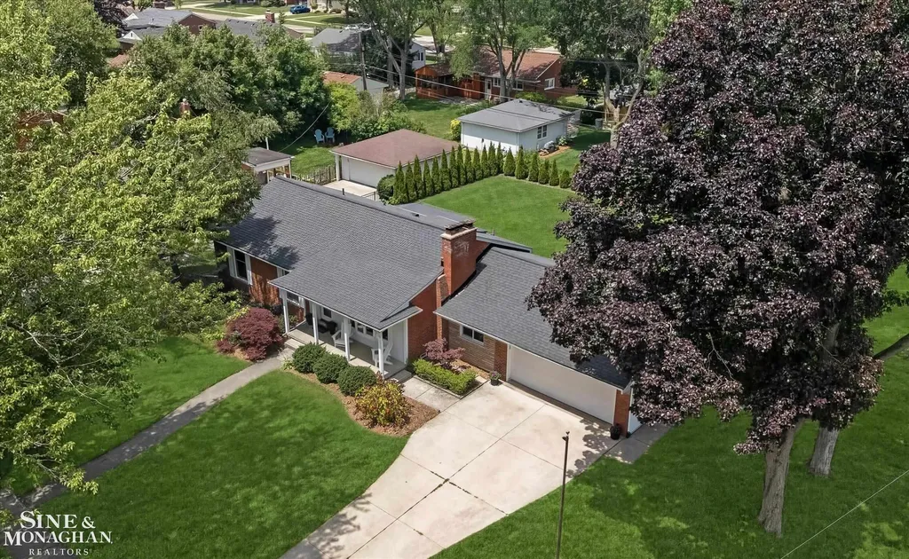 16146 Beverly Road Beverly Hills Village MI 48025