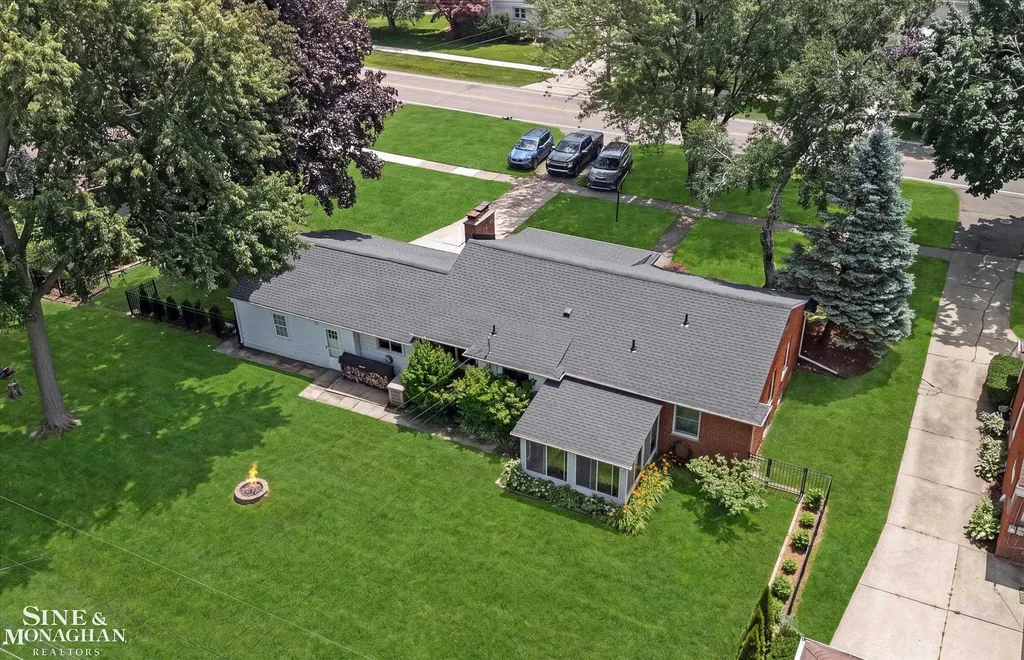 16146 Beverly Road Beverly Hills Village MI 48025