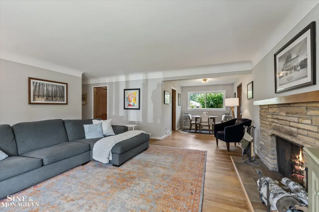 16146 Beverly Road Beverly Hills Village MI 48025