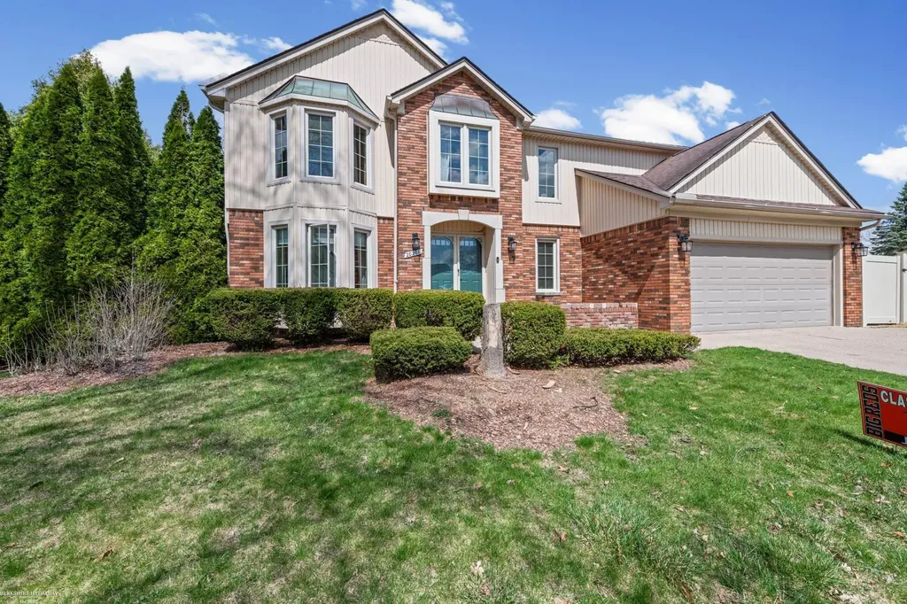 20281 Bannister Way Clinton Charter Township MI 48038