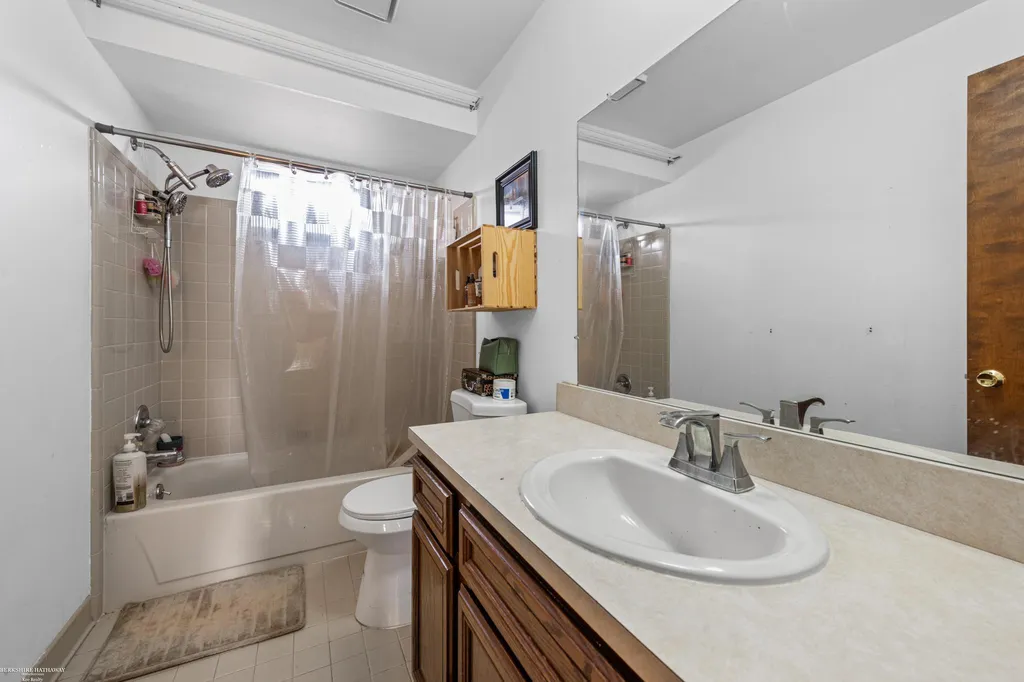 20281 Bannister Way Clinton Charter Township MI 48038