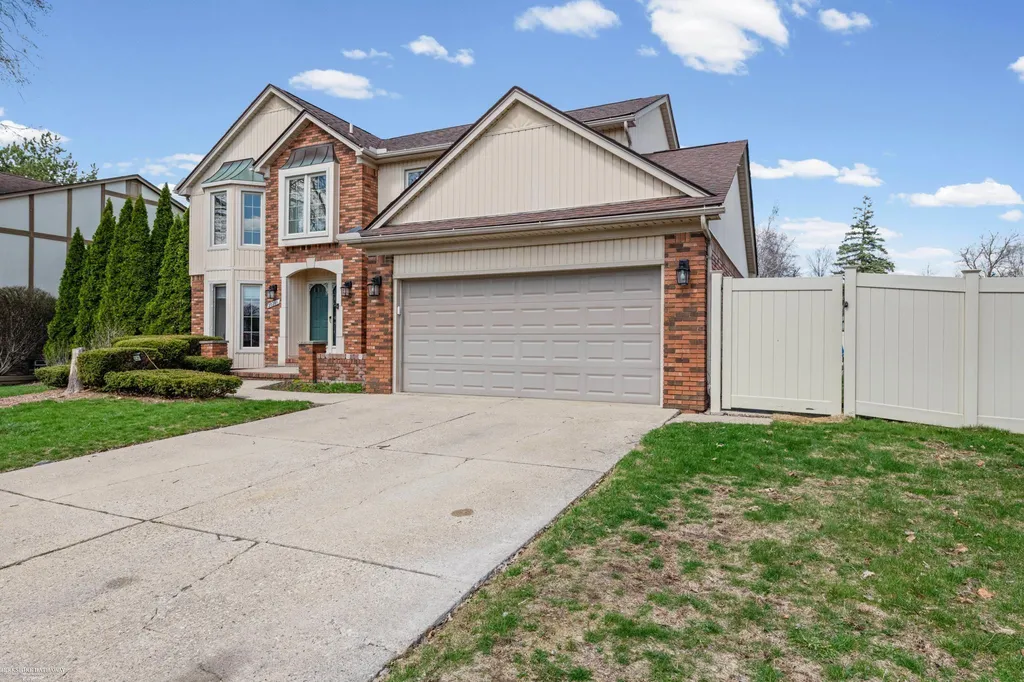 20281 Bannister Way Clinton Charter Township MI 48038
