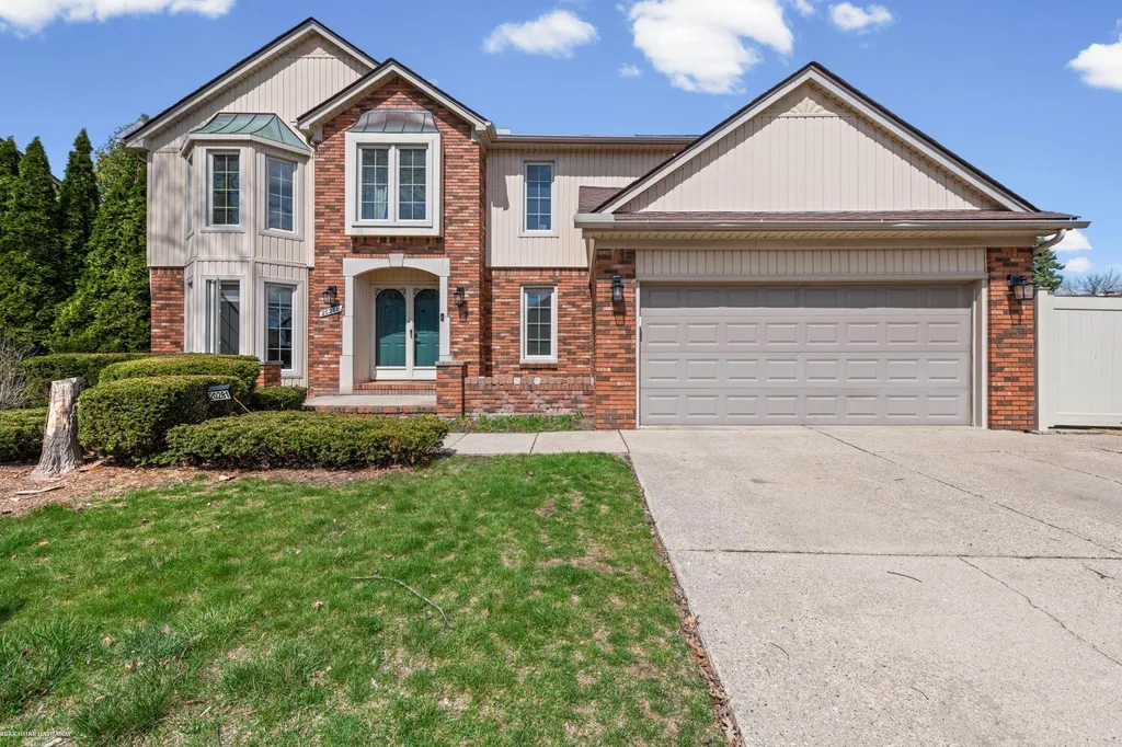 20281 Bannister Way Clinton Charter Township MI 48038