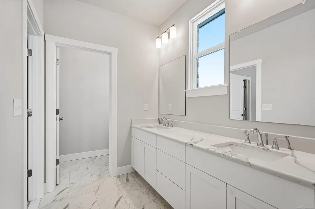 16871 Crittenden Drive Macomb Township MI 48044