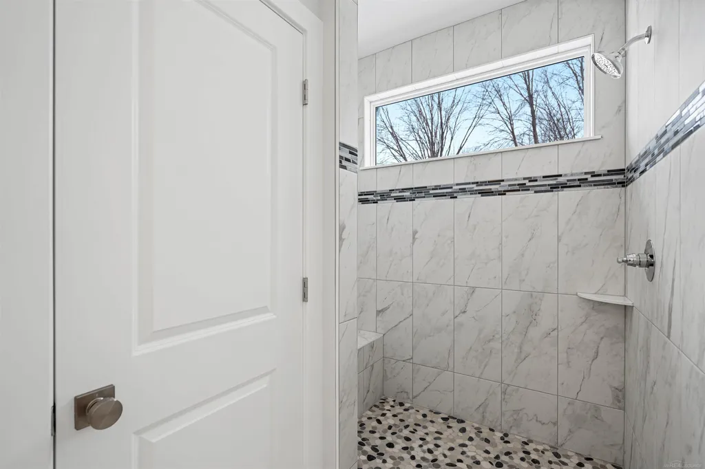 16871 Crittenden Drive Macomb Township MI 48044