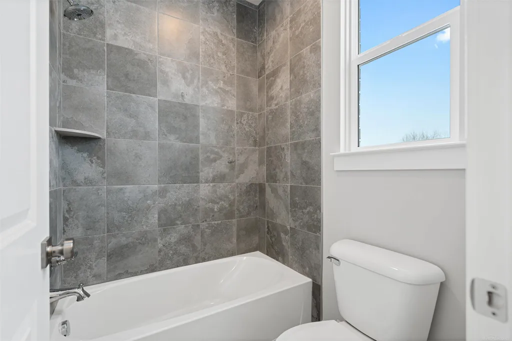 16871 Crittenden Drive Macomb Township MI 48044