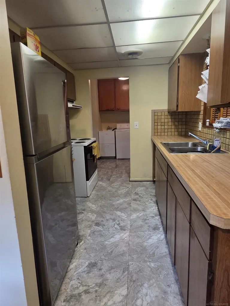 5721 Patricia Avenue Shelby Charter Township MI 48317