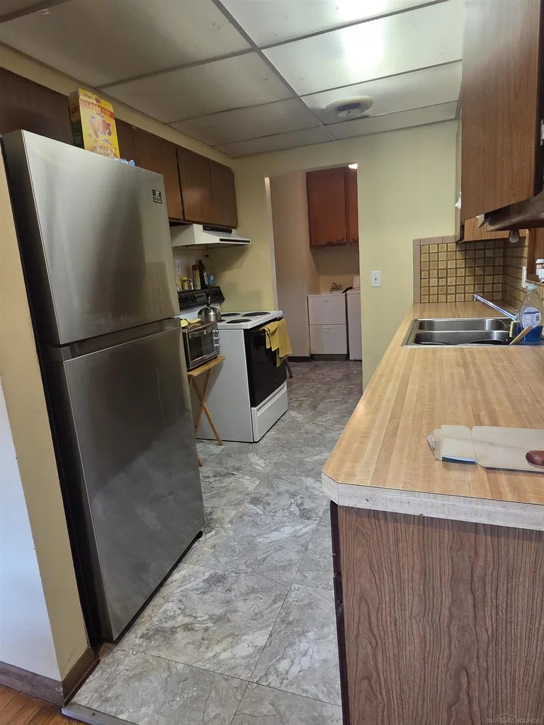 5721 Patricia Avenue Shelby Charter Township MI 48317