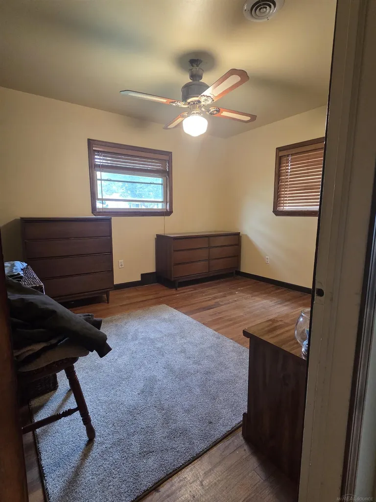 5721 Patricia Avenue Shelby Charter Township MI 48317