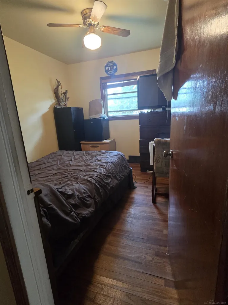 5721 Patricia Avenue Shelby Charter Township MI 48317
