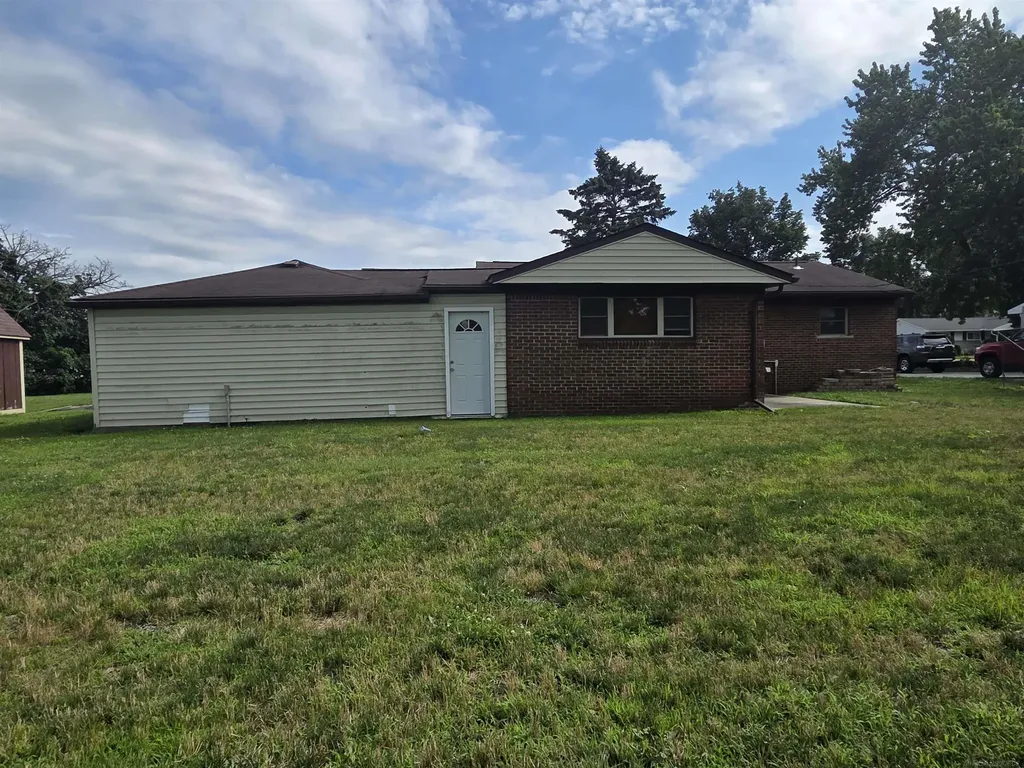5721 Patricia Avenue Shelby Charter Township MI 48317