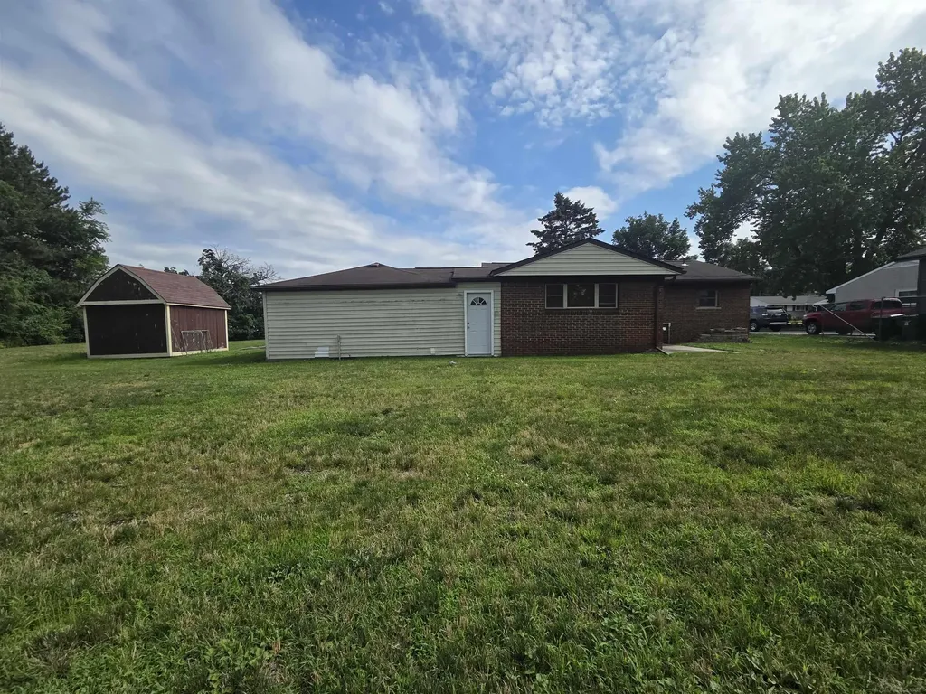 5721 Patricia Avenue Shelby Charter Township MI 48317