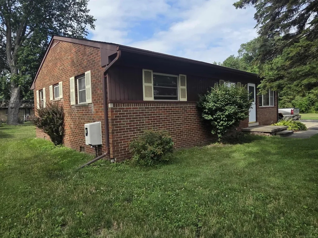 5721 Patricia Avenue Shelby Charter Township MI 48317