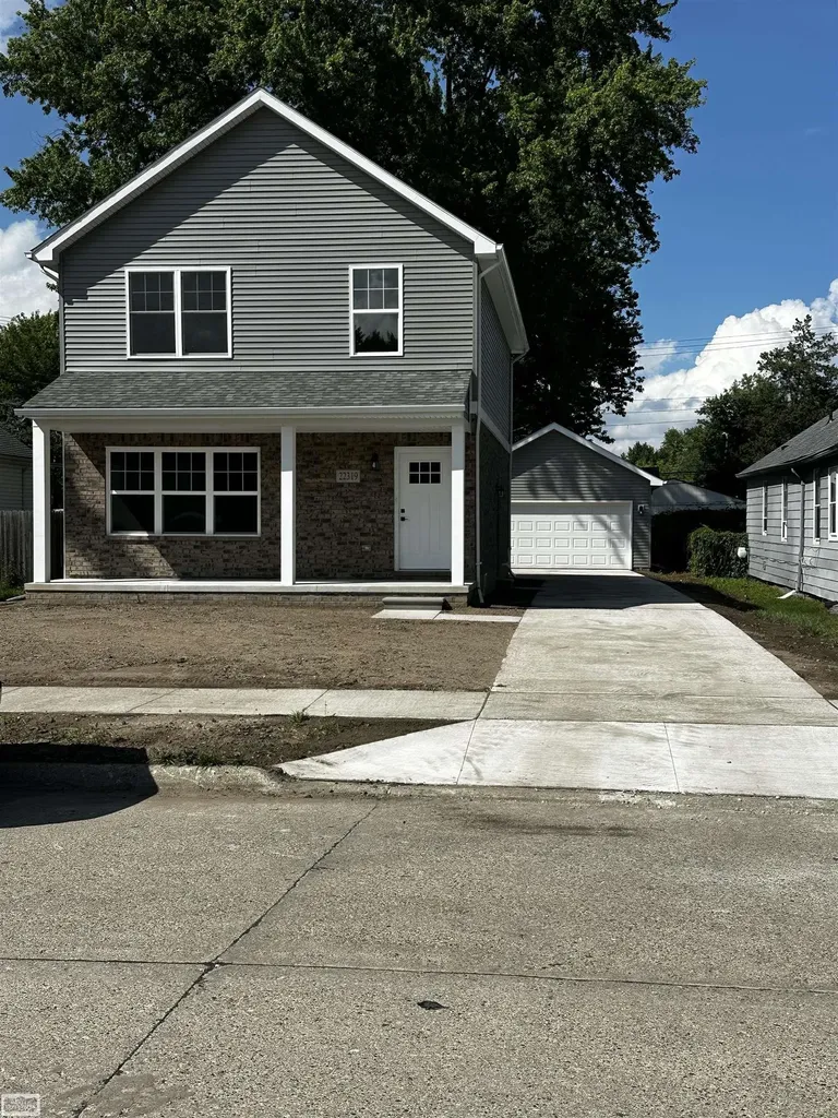 22319 Ridgeway Street St. Clair Shores City MI 48080