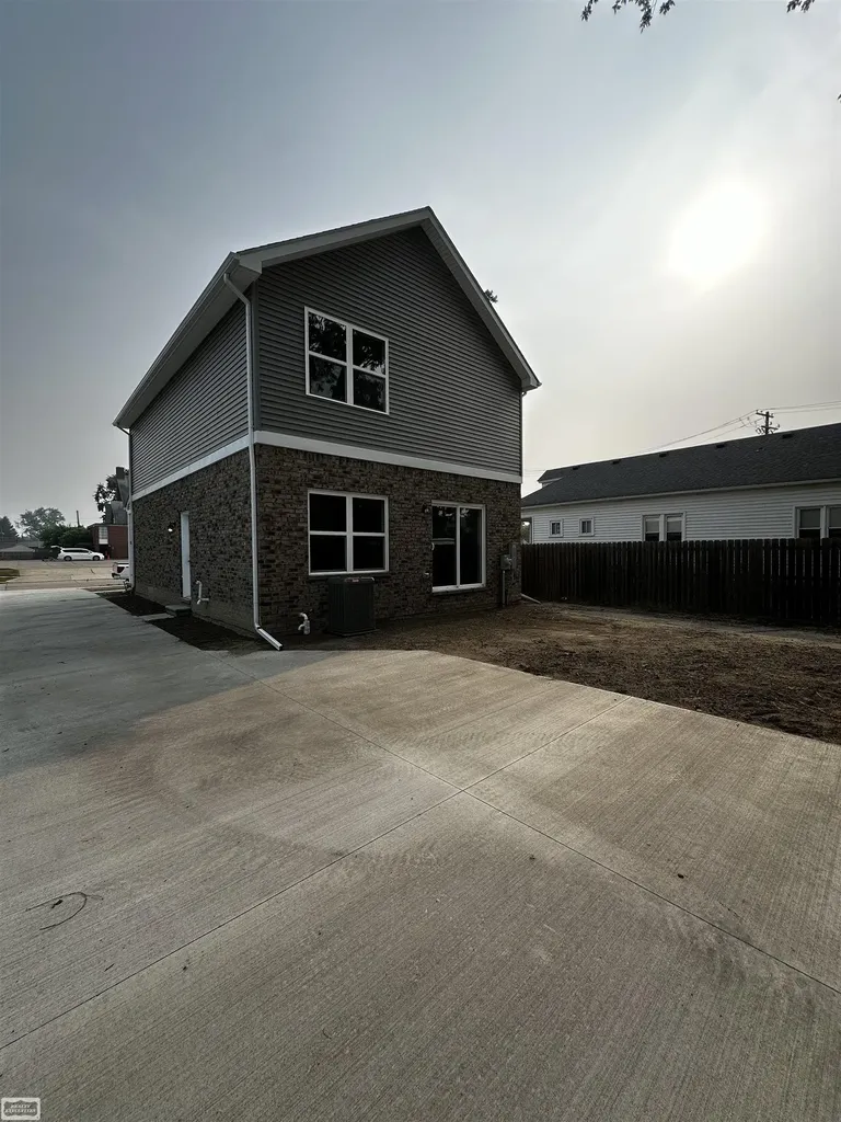 22319 Ridgeway Street St. Clair Shores City MI 48080