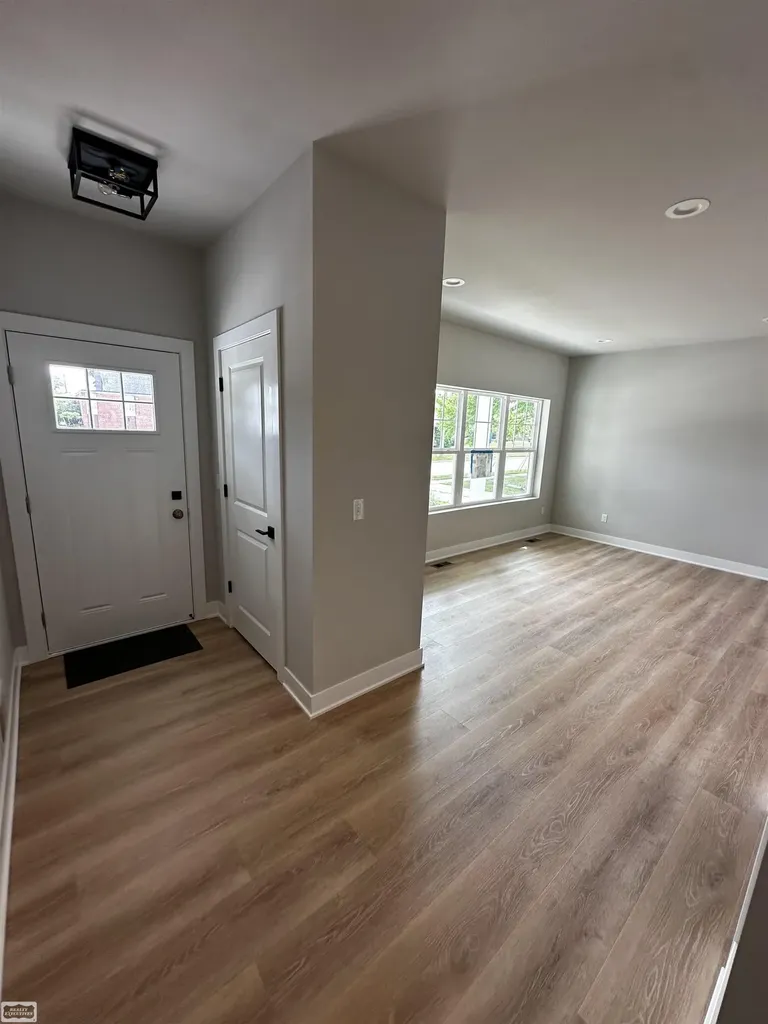 22319 Ridgeway Street St. Clair Shores City MI 48080