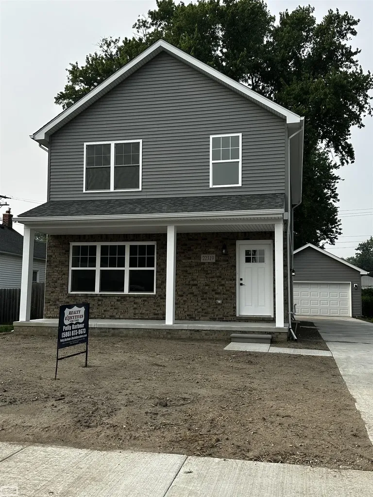 22319 Ridgeway Street St. Clair Shores City MI 48080