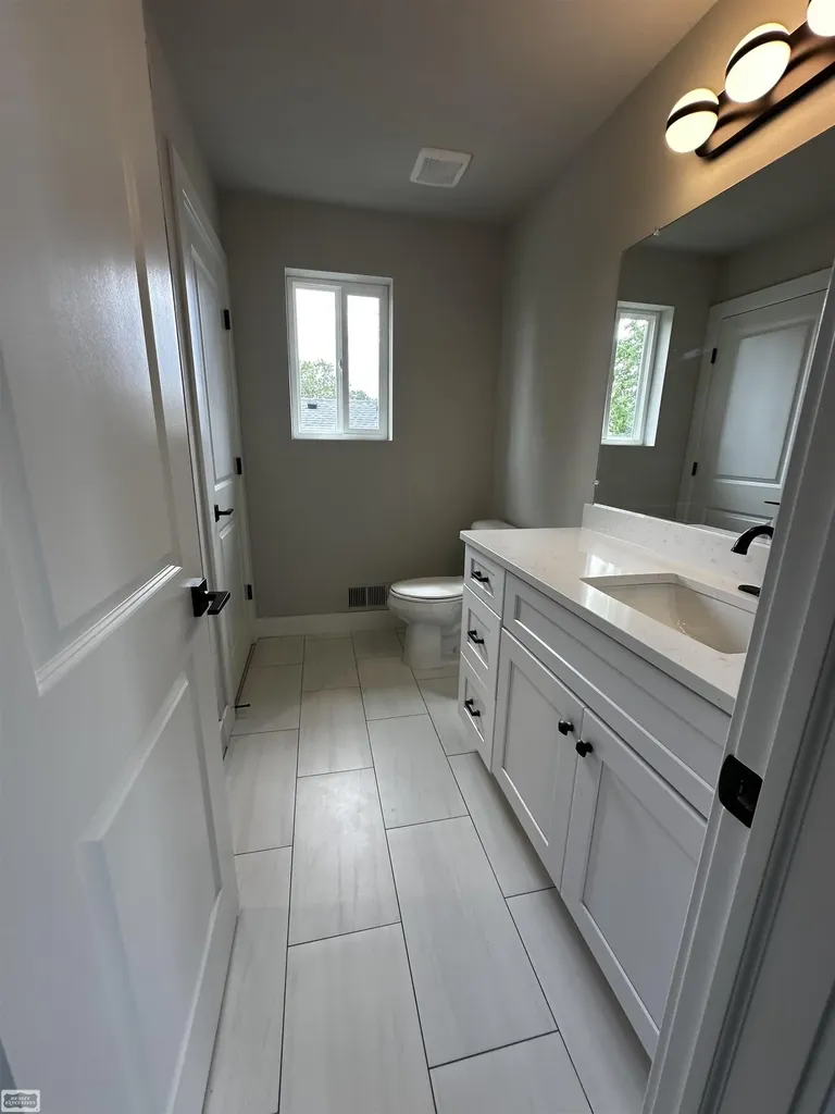 22319 Ridgeway Street St. Clair Shores City MI 48080