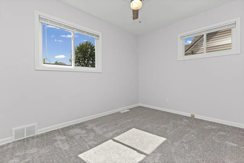 24416 Lauren Avenue Warren City MI 48089
