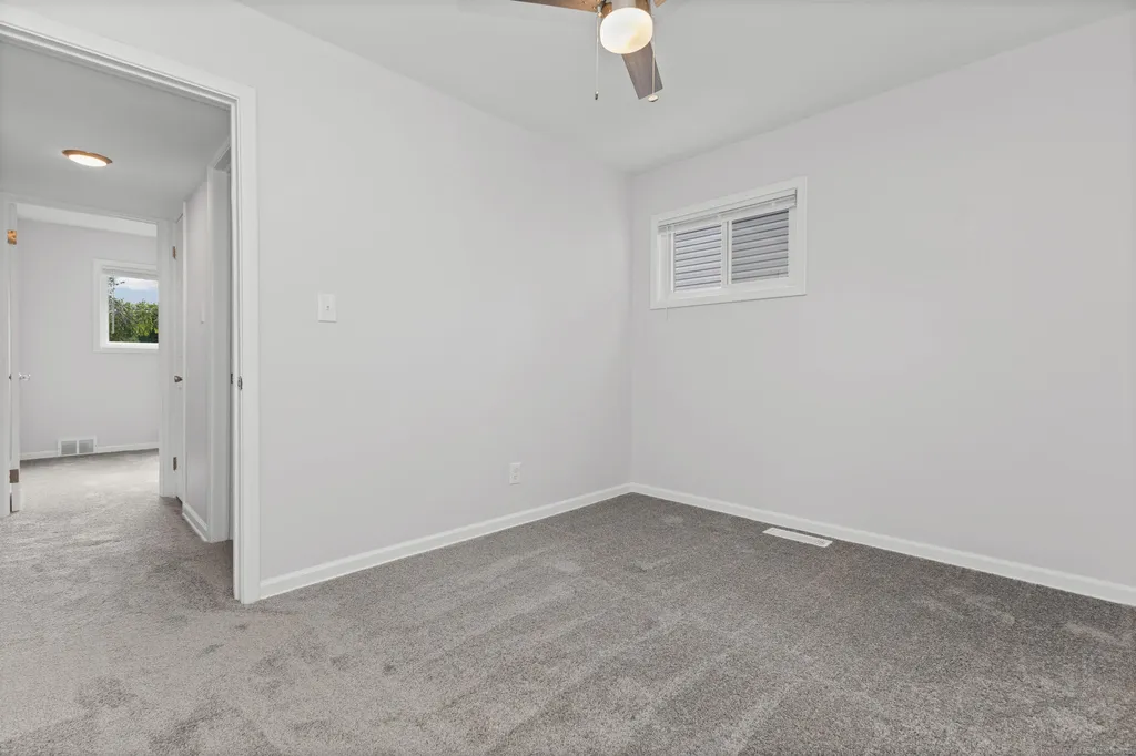 24416 Lauren Avenue Warren City MI 48089