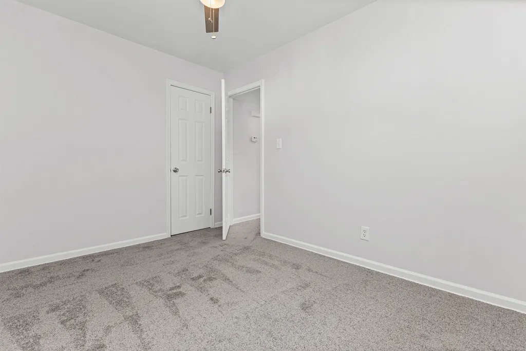 24416 Lauren Avenue Warren City MI 48089